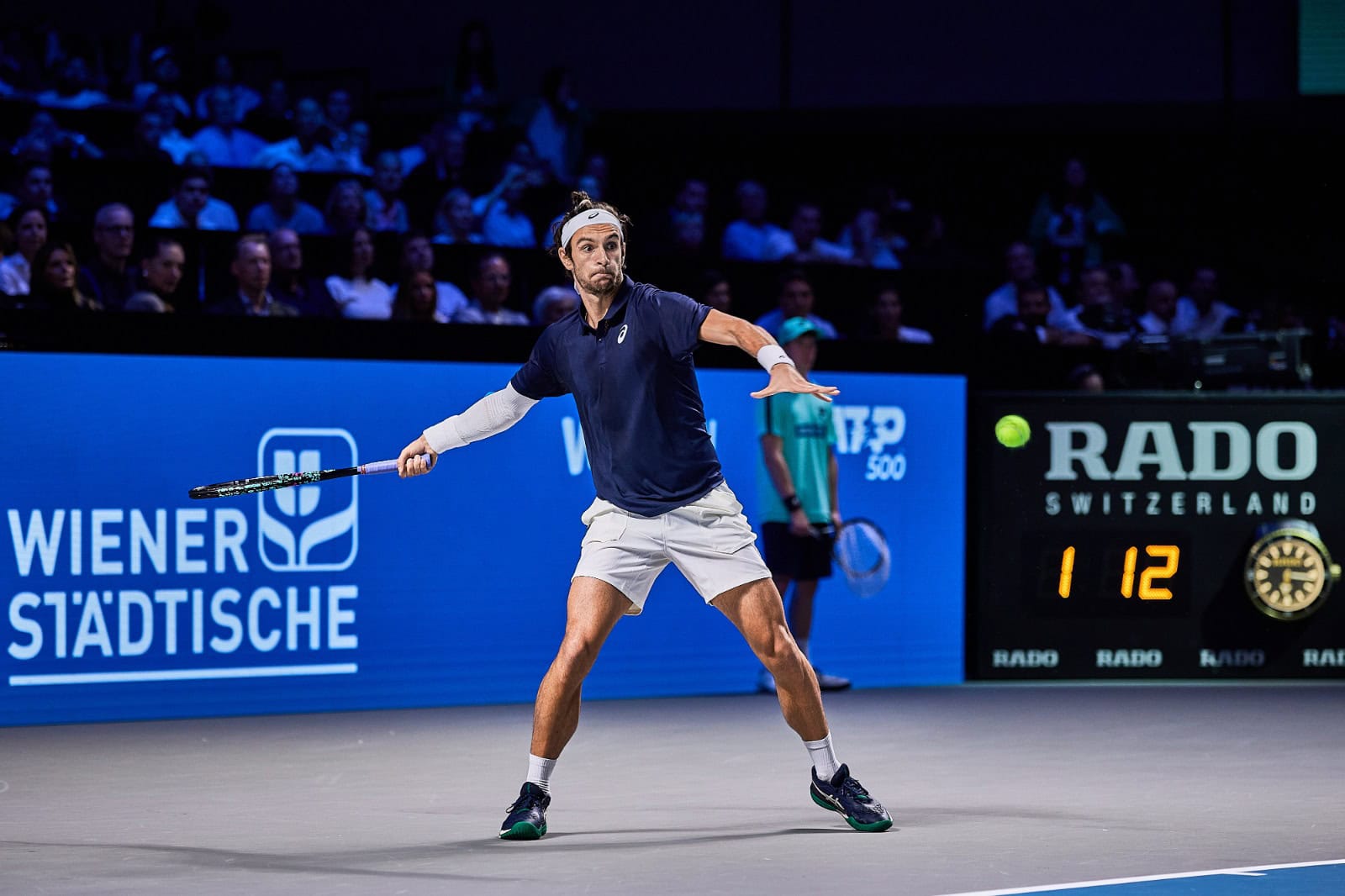 Atene ATP, che vittoria Lorenzo Musetti. Batte Wawrinka in tre set e lascia accesa la speranza Finals