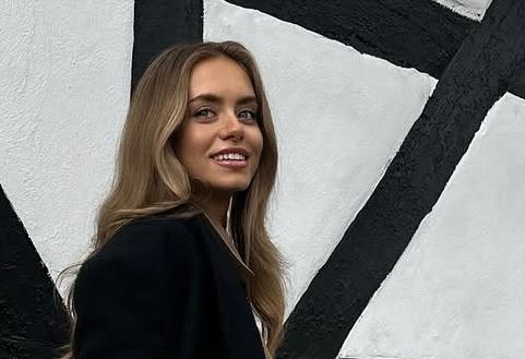 Chi è Laila Hasanovic, la fidanzata di Jannik Sinner in tribuna a Torino