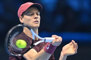 Sinner in azione col dritto alle Atp Finals