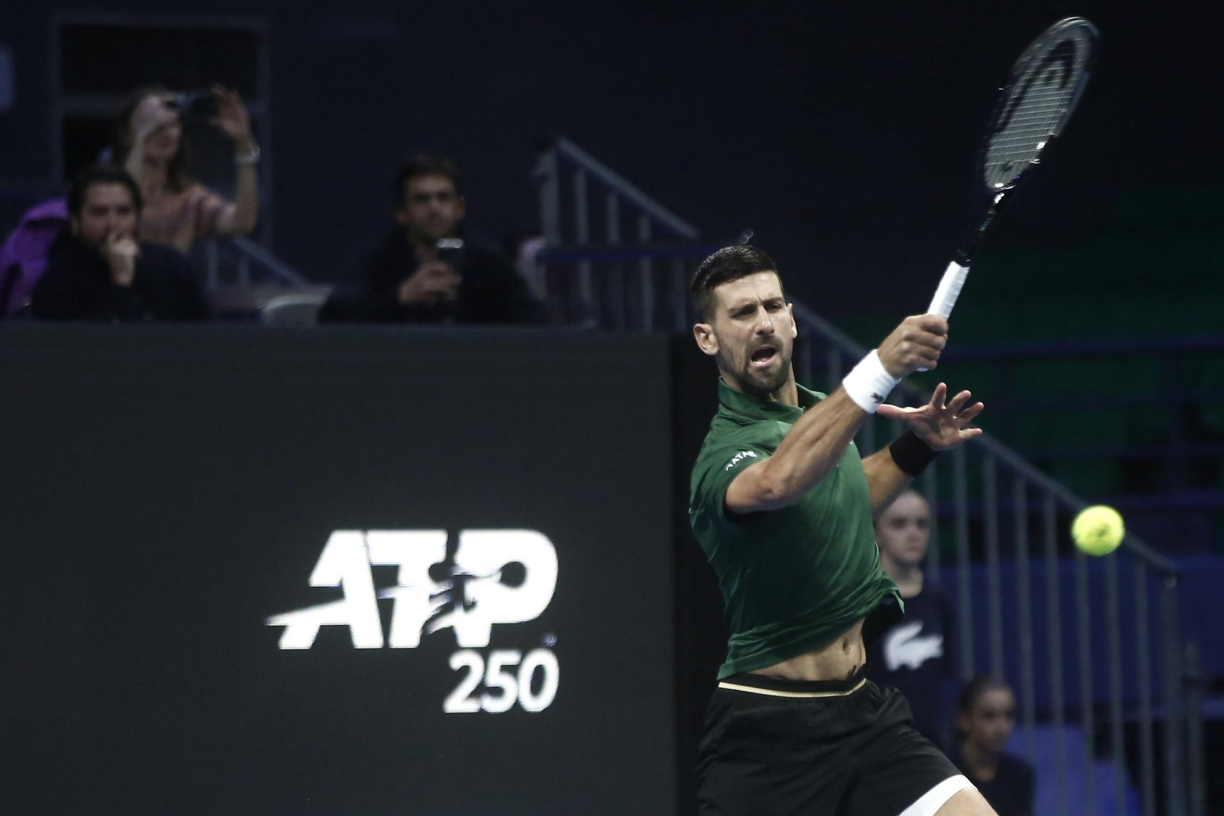 Atene, Musetti lotta come un leone ma vince Djokovic. Auger-Aliassime alle Atp Finals