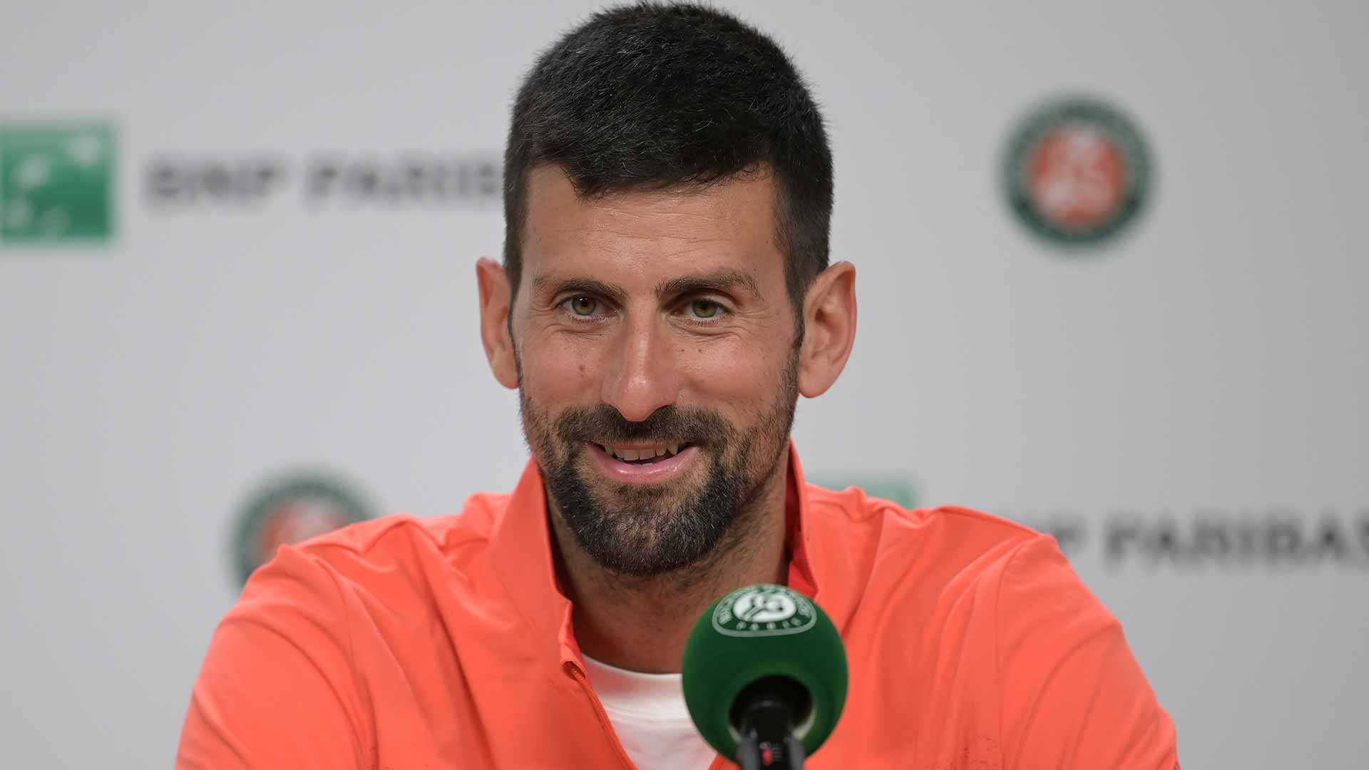 Djokovic: “Massimo rispetto per Sinner e Alcaraz, ma non dimentichiamoci da dove veniamo”