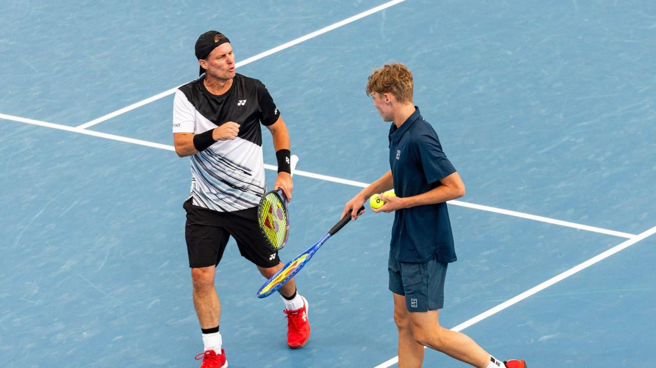 Lleyton Hewitt e il figlio Cruz hanno giocato in doppio al Challenger di Sidney. Con buoni risultati
