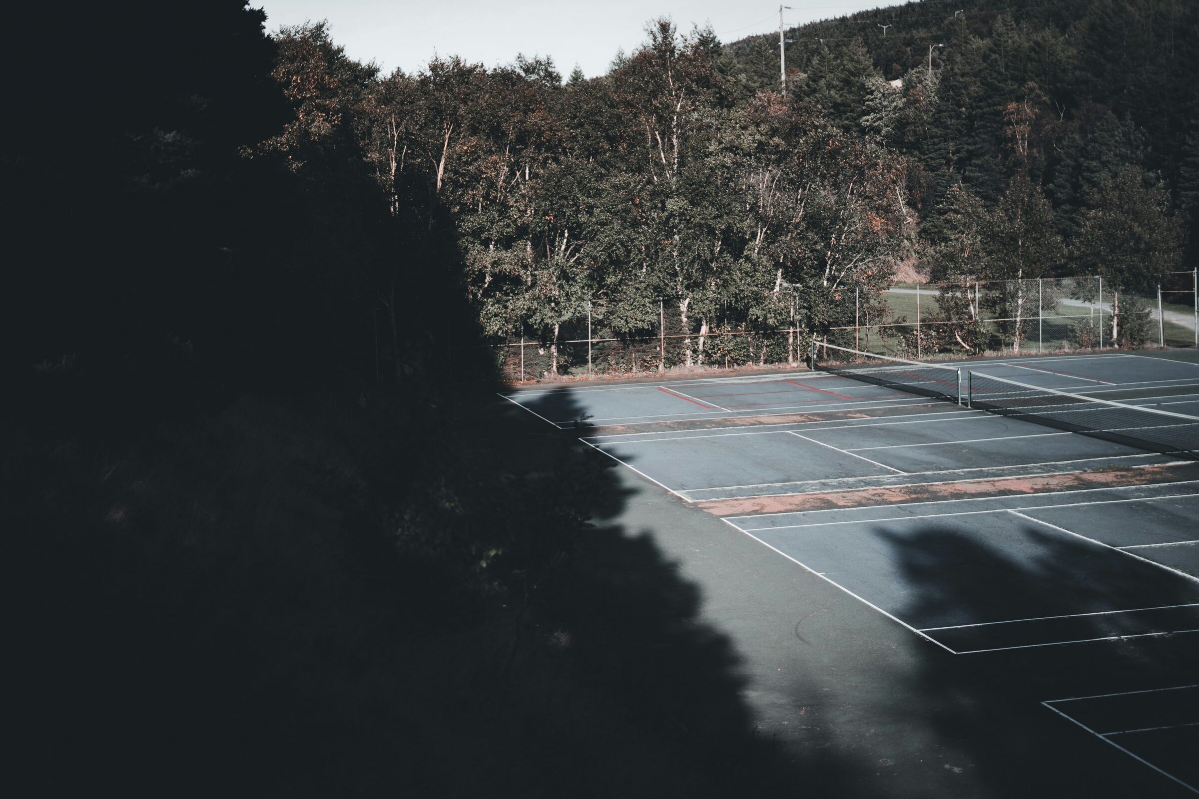 Migliore abbigliamento invernale da tennis 2025: resta caldo senza rinunciare al gioco