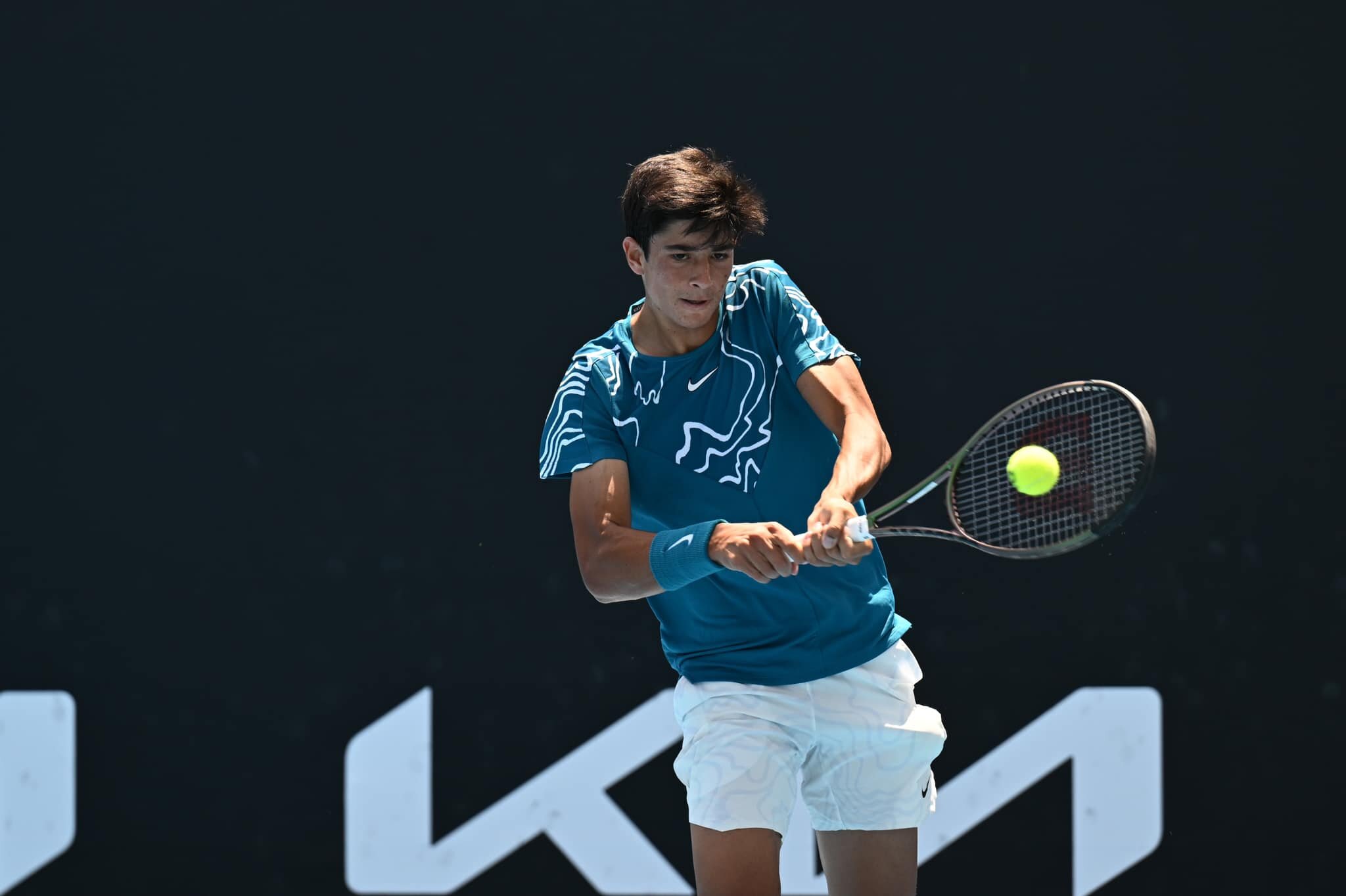 Cinà trascina l’Italia al Challenger di Napoli: è nei quarti insieme a Bondioli e Ribecai