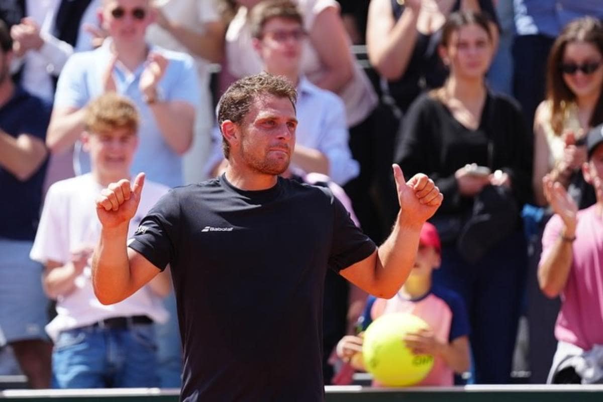 Chi è Clement Tabur, la wild card di casa che sfida Sinner al primo turno del Roland Garros